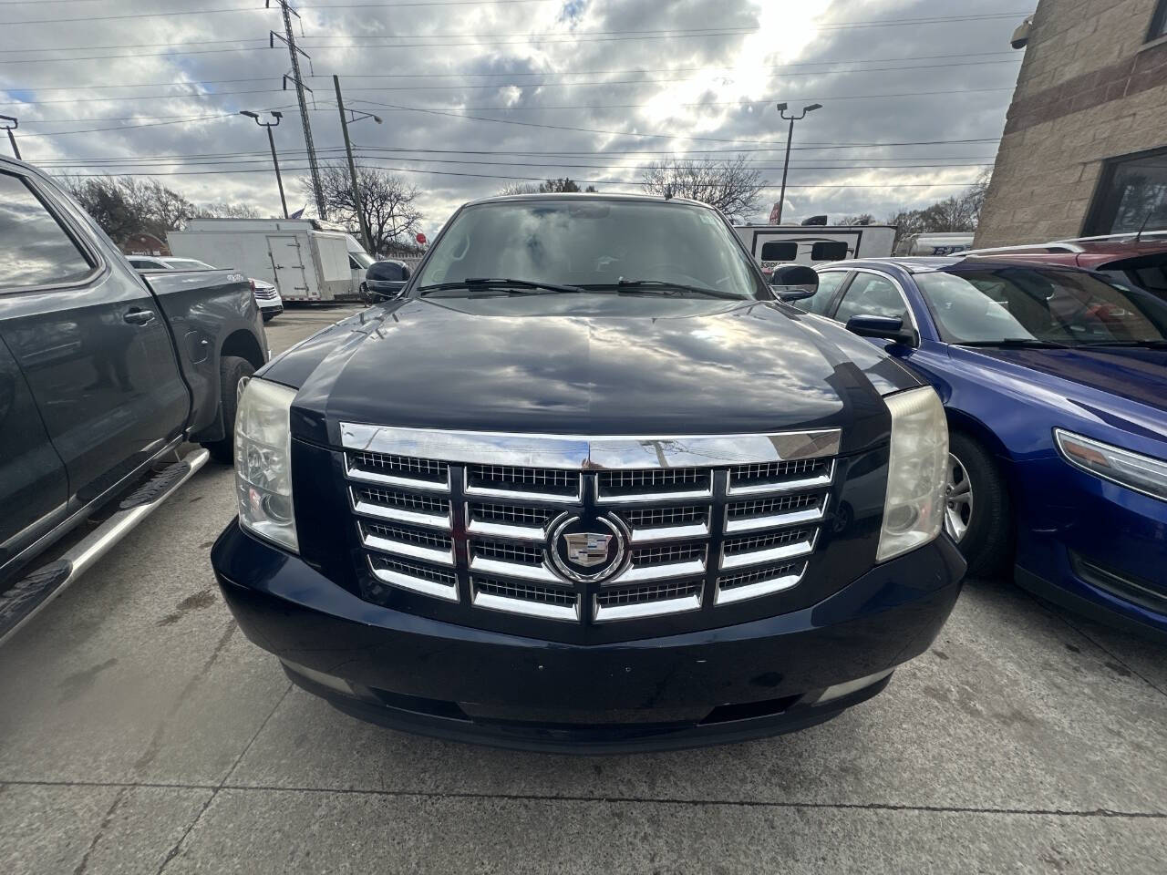 2007 Cadillac Escalade for sale at VIP Motor Sales in Hazel Park, MI