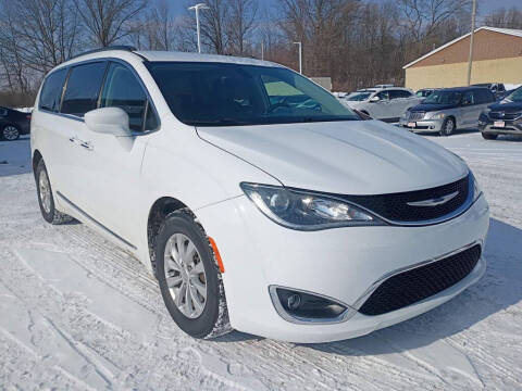 2017 Chrysler Pacifica Touring-L