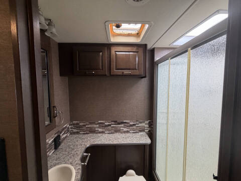 2017 Thor Motor Coach Hurricane