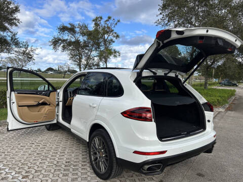2017 Porsche Cayenne Platinum Edition