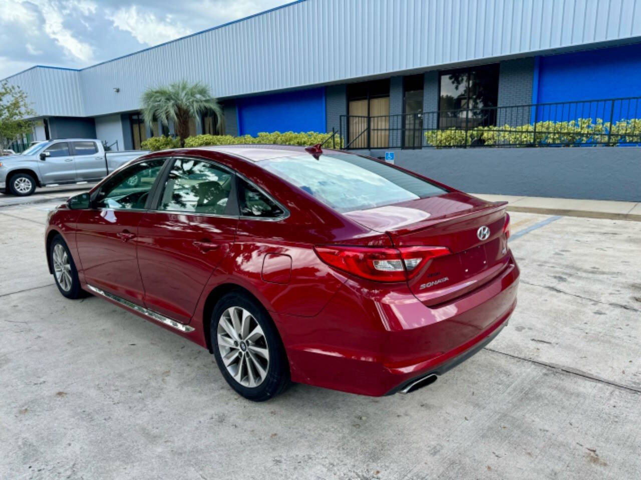 2015 Hyundai SONATA for sale at Zoom Auto Exchange LLC in Orlando, FL