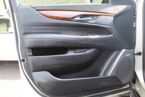 2017 Cadillac Escalade Luxury