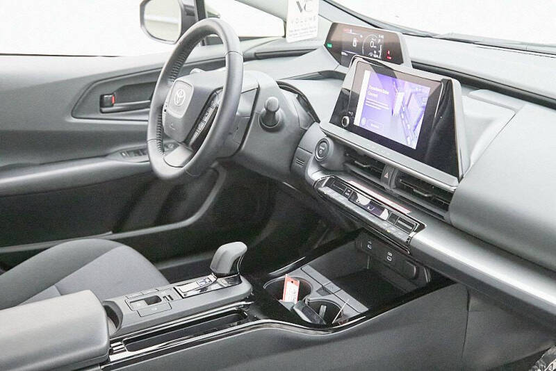 2025 Toyota Prius LE