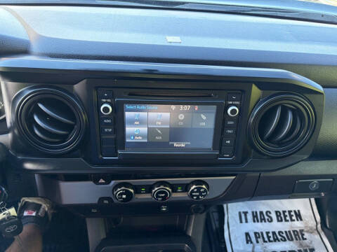 2017 Toyota Tacoma SR