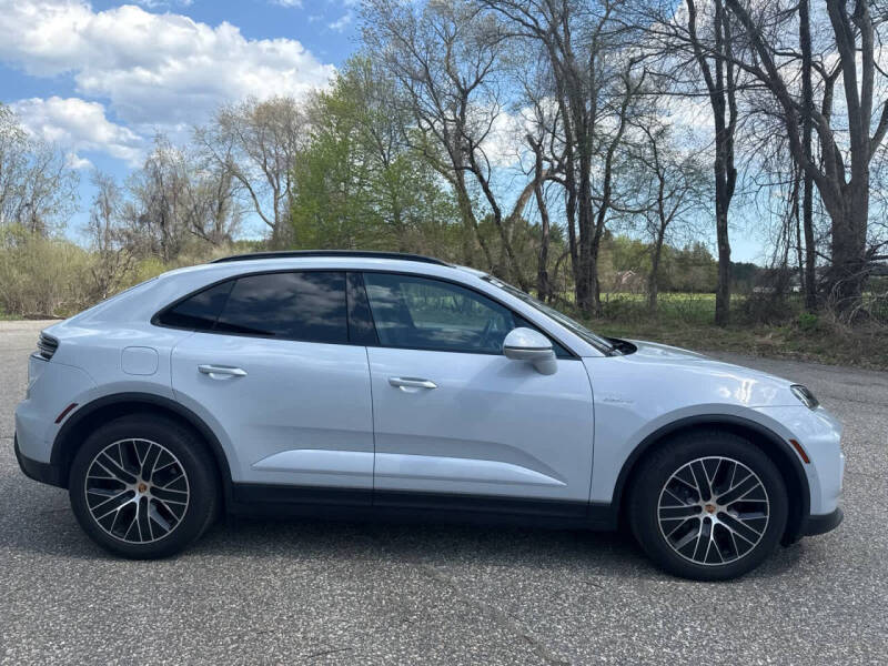 2025 Porsche Macan 4 Electric