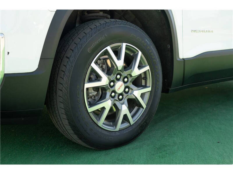 2023 GMC Acadia SLE