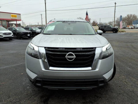 2024 Nissan Pathfinder SV