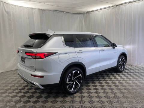 2025 Mitsubishi Outlander PHEV SE