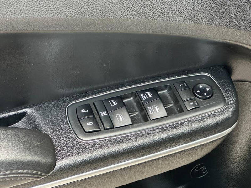 2018 Chrysler 300