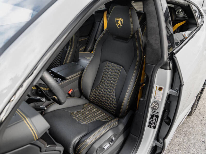 2022 Lamborghini Urus