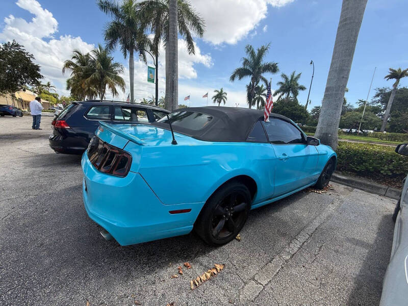 2014 Ford Mustang V6