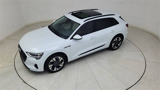 2022 Audi e-tron quattro Premium