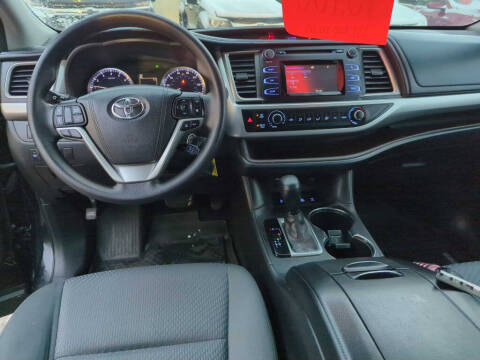 2017 Toyota Highlander LE
