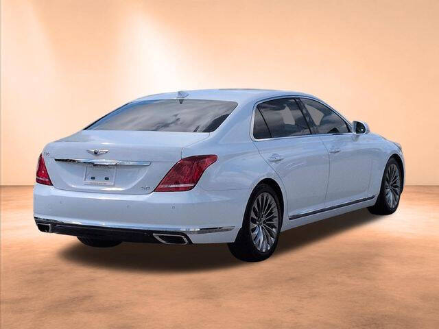 2017 Genesis G90
