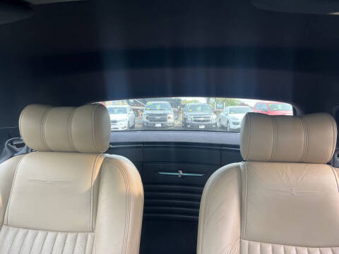 2004 Ford Thunderbird Deluxe