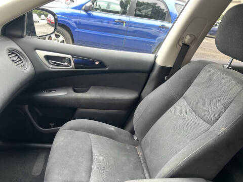 2016 Nissan Pathfinder SV