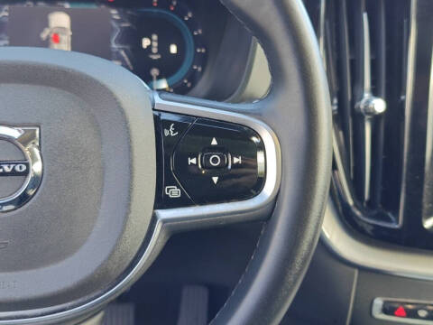 2025 Volvo XC60 B5 Plus Dark Theme