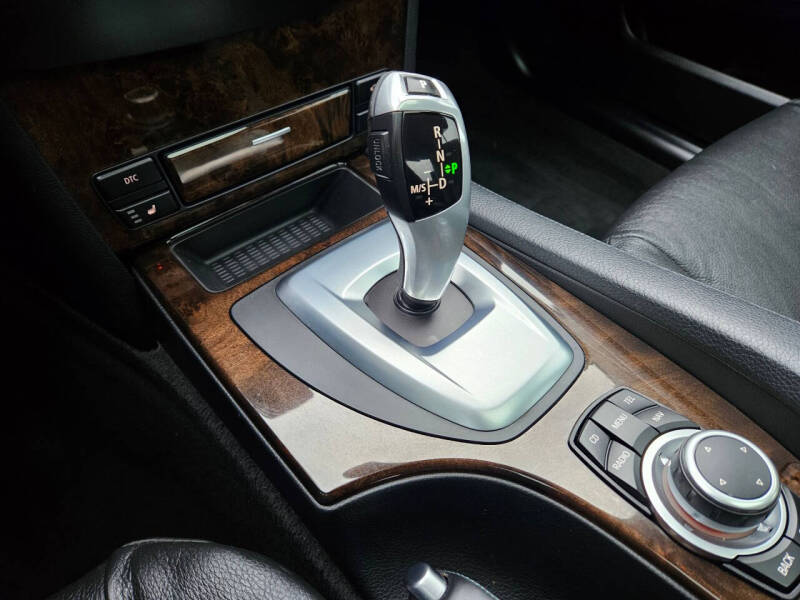 2010 BMW 5 Series 528i xDrive