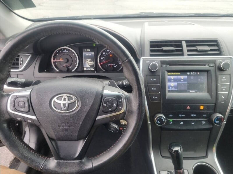 2015 Toyota Camry null photo 8