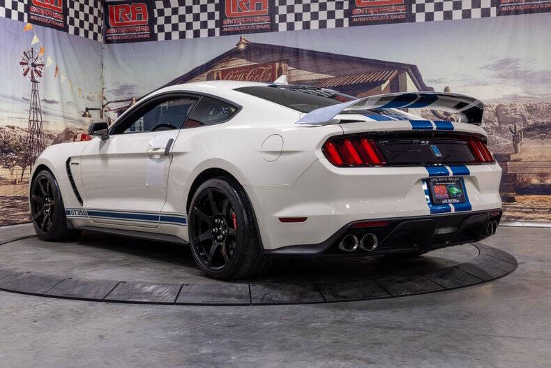 2020 Ford Mustang