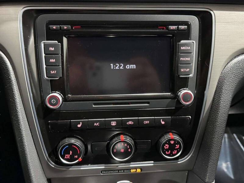 2015 Volkswagen Passat 1.8T SE