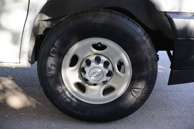 2017 Chevrolet Express LS 2500