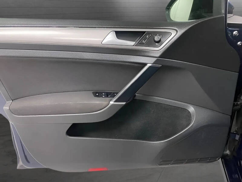 2016 Volkswagen e-Golf SE