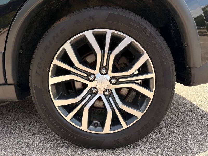 2018 Mitsubishi Outlander ES