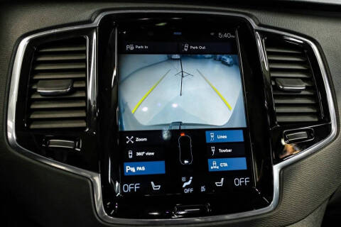 2017 Volvo XC90 T6 Momentum