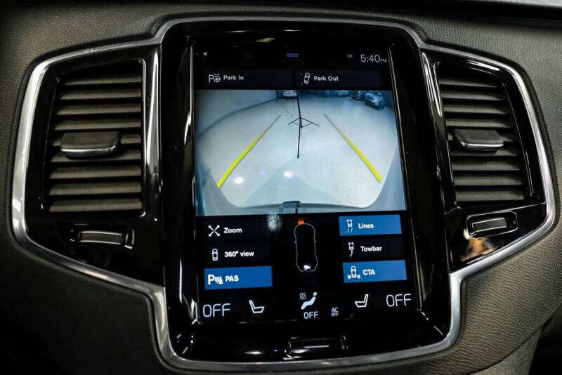 2017 Volvo XC90 T6 Momentum