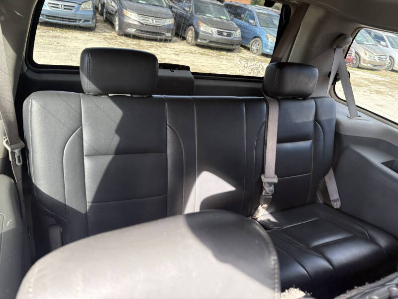 2005 Nissan Armada SE