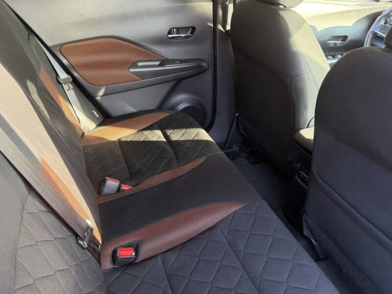 2020 Nissan Kicks SR