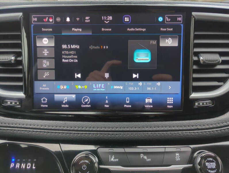 2023 Chrysler Pacifica Plug-In Hybrid Limited