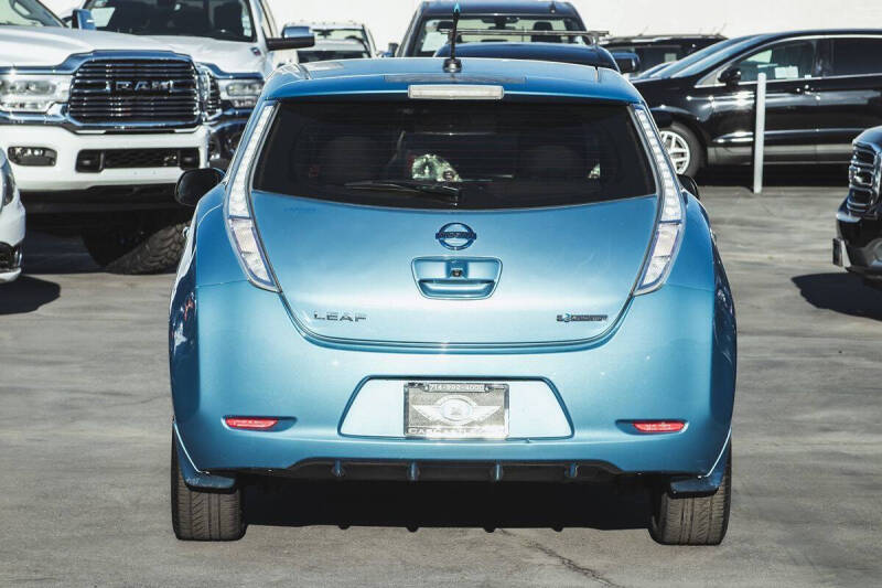 2011 Nissan LEAF SL