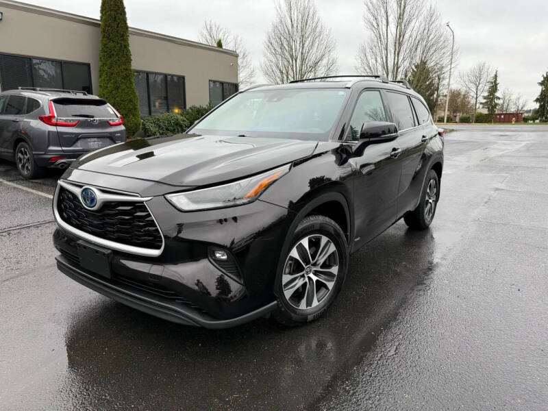 2022 Toyota Highlander Hybrid XLE