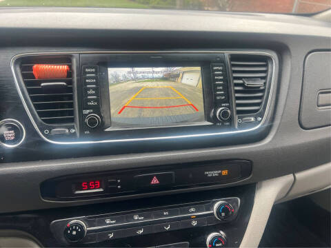 2017 Kia Sedona LX