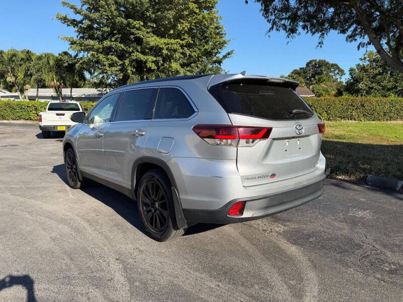 2019 Toyota Highlander SE