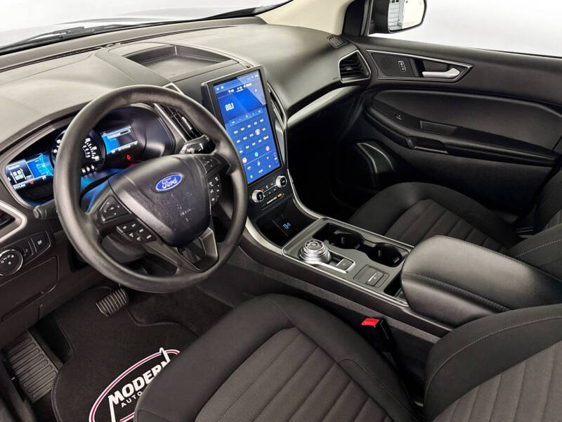 2022 Ford Edge SE