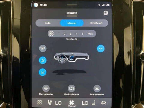 2025 Volvo XC60 B5 Core Dark Theme
