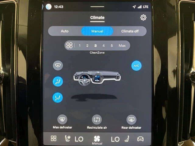 2025 Volvo XC60 B5 Core Dark Theme