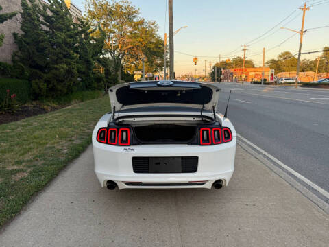 2014 Ford Mustang V6