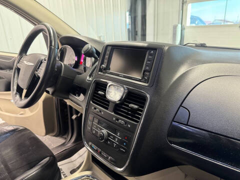 2016 Chrysler Town and Country Limited