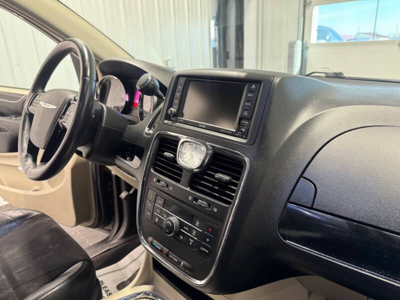 2016 Chrysler Town and Country Limited