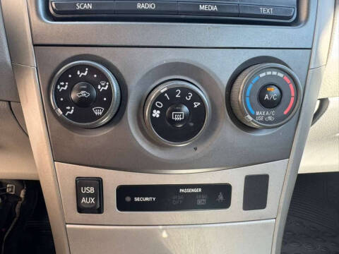 2012 Toyota Corolla LE