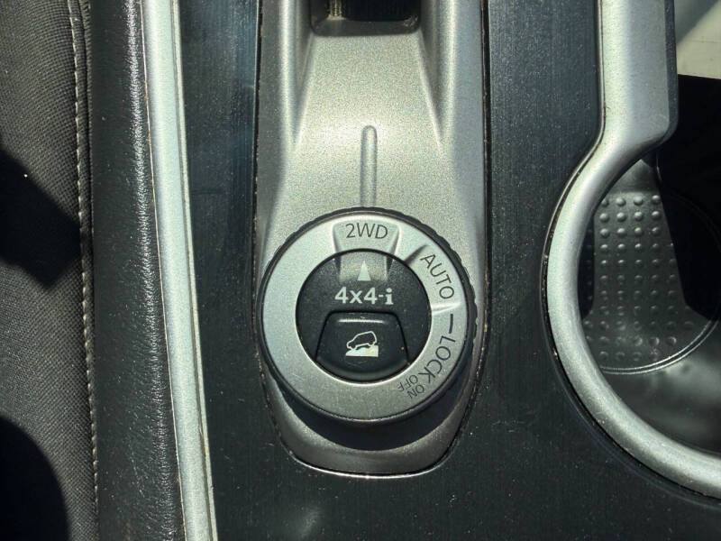 2020 Nissan Pathfinder SV