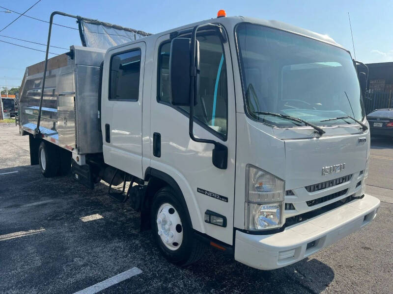 2022 Isuzu NPR-HD