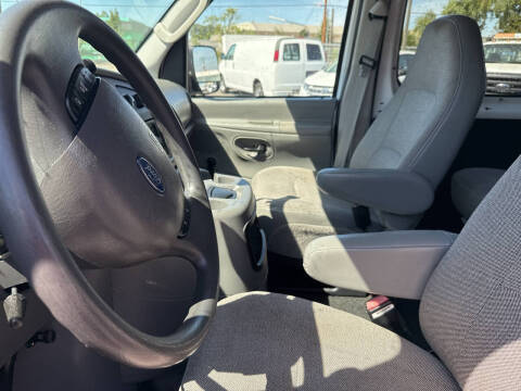 2004 Ford E-Series E-350 SD XL