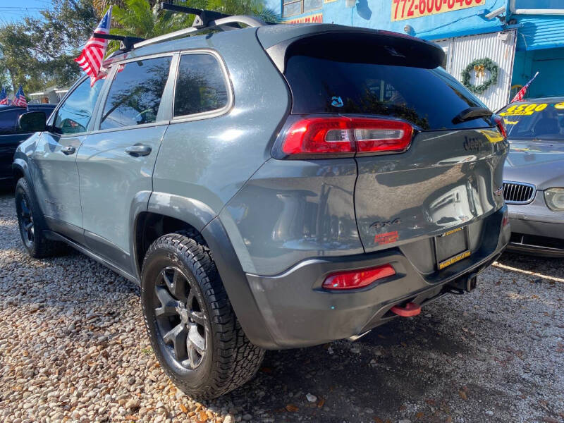 2015 Jeep Cherokee Trailhawk photo 5