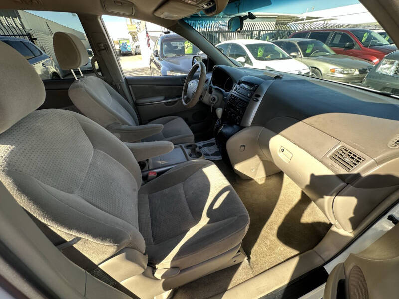 2008 Toyota Sienna LE 7-Passenger