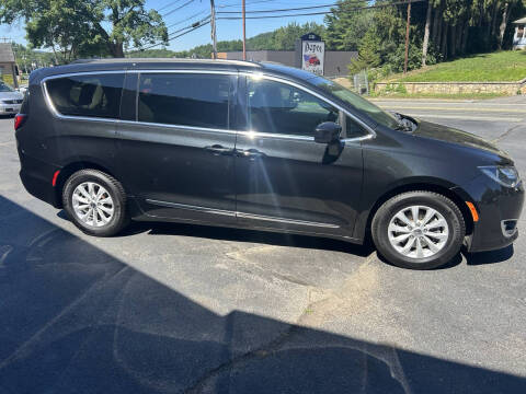 2017 Chrysler Pacifica Touring-L